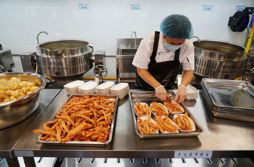 星级大厨 掌勺 学生餐 无锡国企入驻学校食堂,食品安全与美味并重