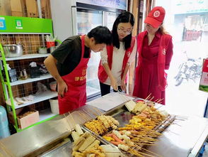 杜岭中街社区组织辖区餐饮单位签订食品安全承诺书 守护消费者 舌尖上的安全